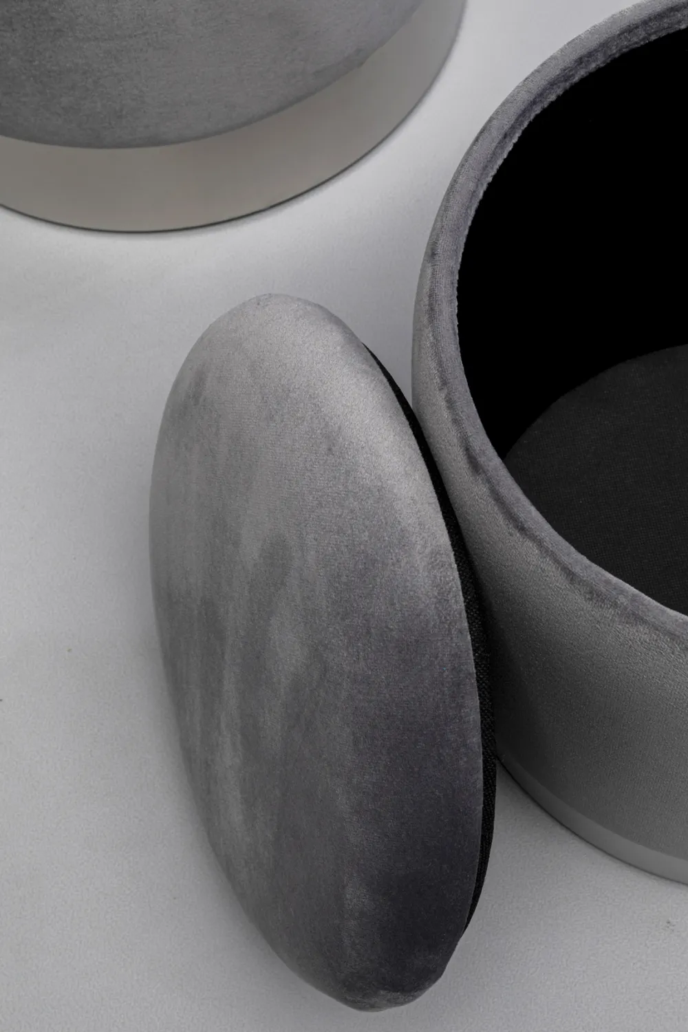 KARE Design Rahit Ja Jakkarat*Cherry Säilytys Jakkara, Harmaa, Hopea (2/Setti)