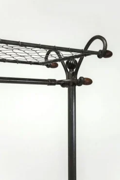 KARE Design Jalalliset Vaatenaulakot*Cosmopolitan Vaatenaulakko Henkareilla (13/osaa)