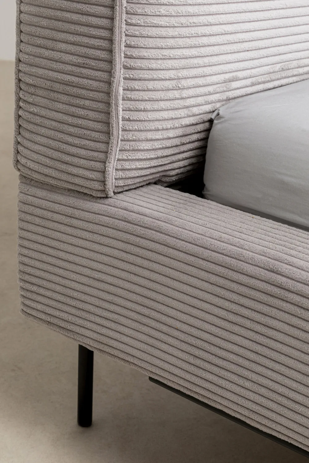 KARE Design Sängyt*East Side Sänky, Vakosamettia, Harmaa 160x200cm