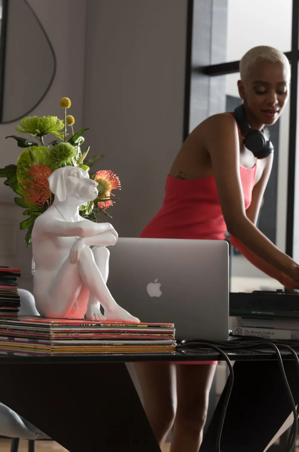 KARE Design Koriste-Esineet*Gangster Dog Koira Koriste-esine, Kermanvärinen