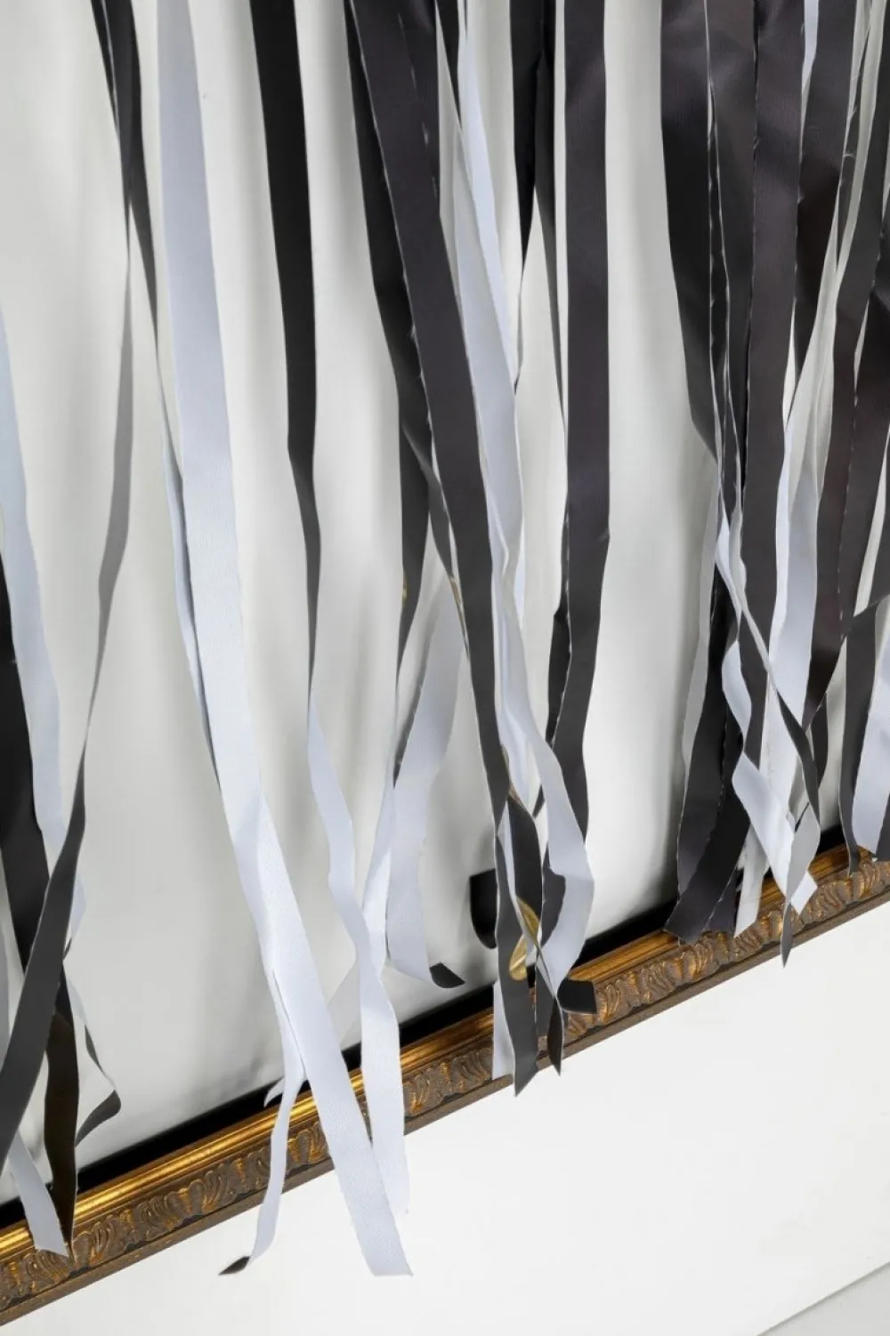 KARE Design Taulut*Gentleman Cuts Kehystetty Taulu 130x163cm