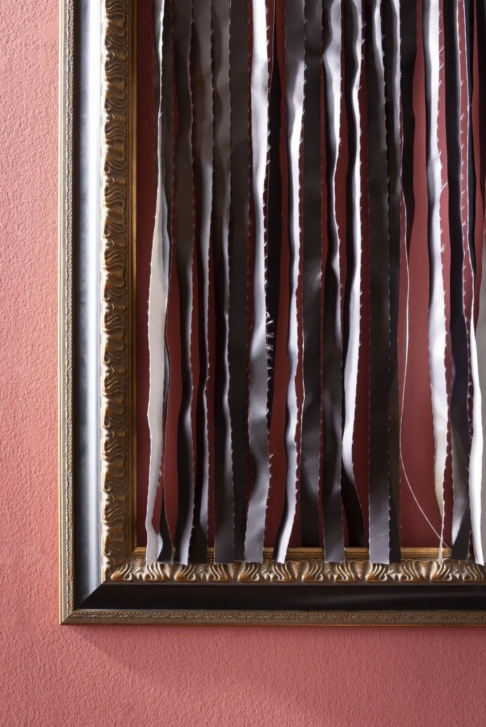 KARE Design Taulut*Gentleman Cuts Kehystetty Taulu 130x163cm