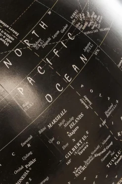 KARE Design Jalalliset Koriste-Esineet*Globe Earth Deko Maapallo Koriste-esine, Musta