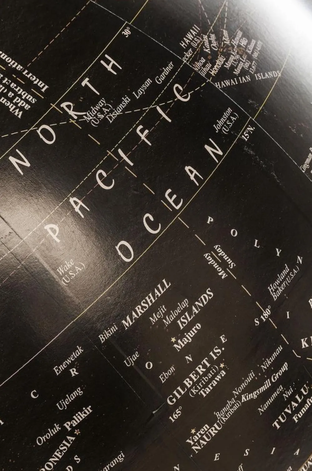 KARE Design Jalalliset Koriste-Esineet*Globe Earth Deko Maapallo Koriste-esine, Musta