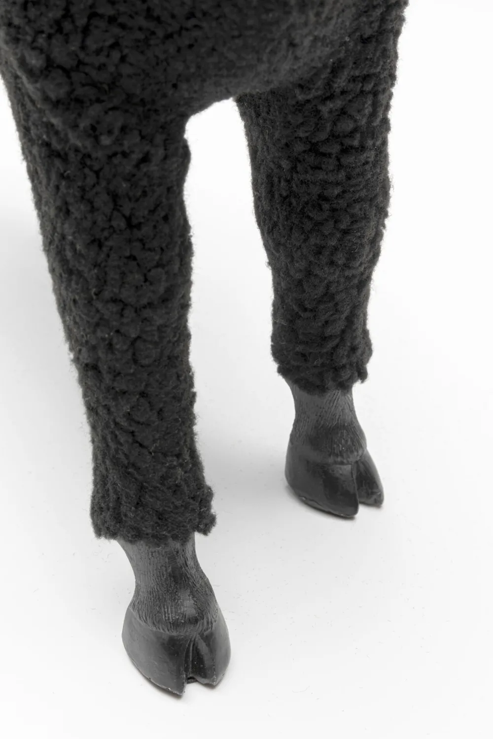 KARE Design Koriste-Esineet*Happy Sheep Wool Lammas Koriste-esine Musta 37cm