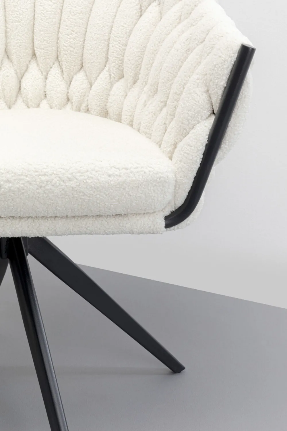 KARE Design Tuolit*Knot Boucle Kääntyvä Tuoli Käsinojilla