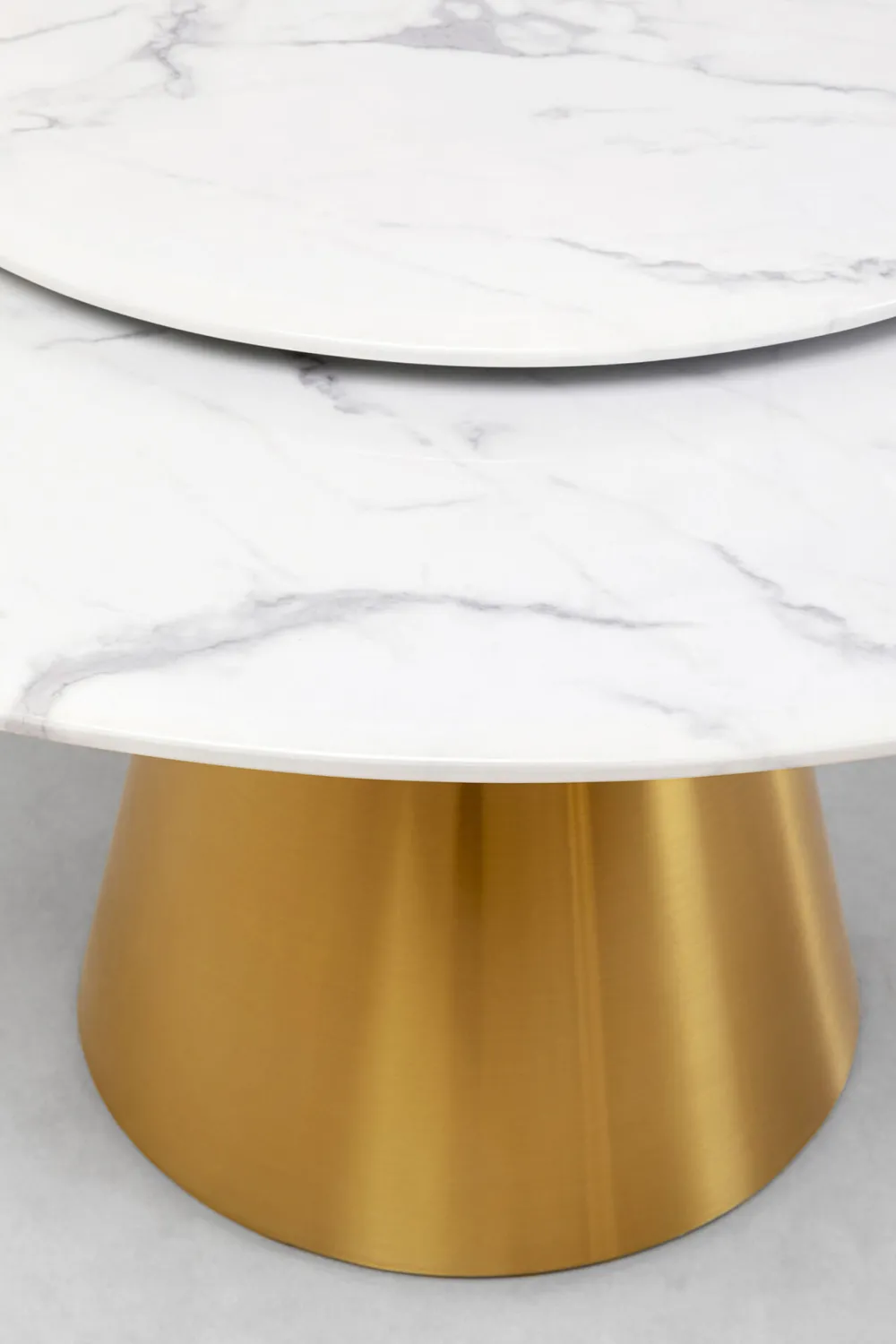 KARE Design Pöydät*Lucia Pyöreä Ruokapöytä - Marmori Pöytälevy Ø135cm