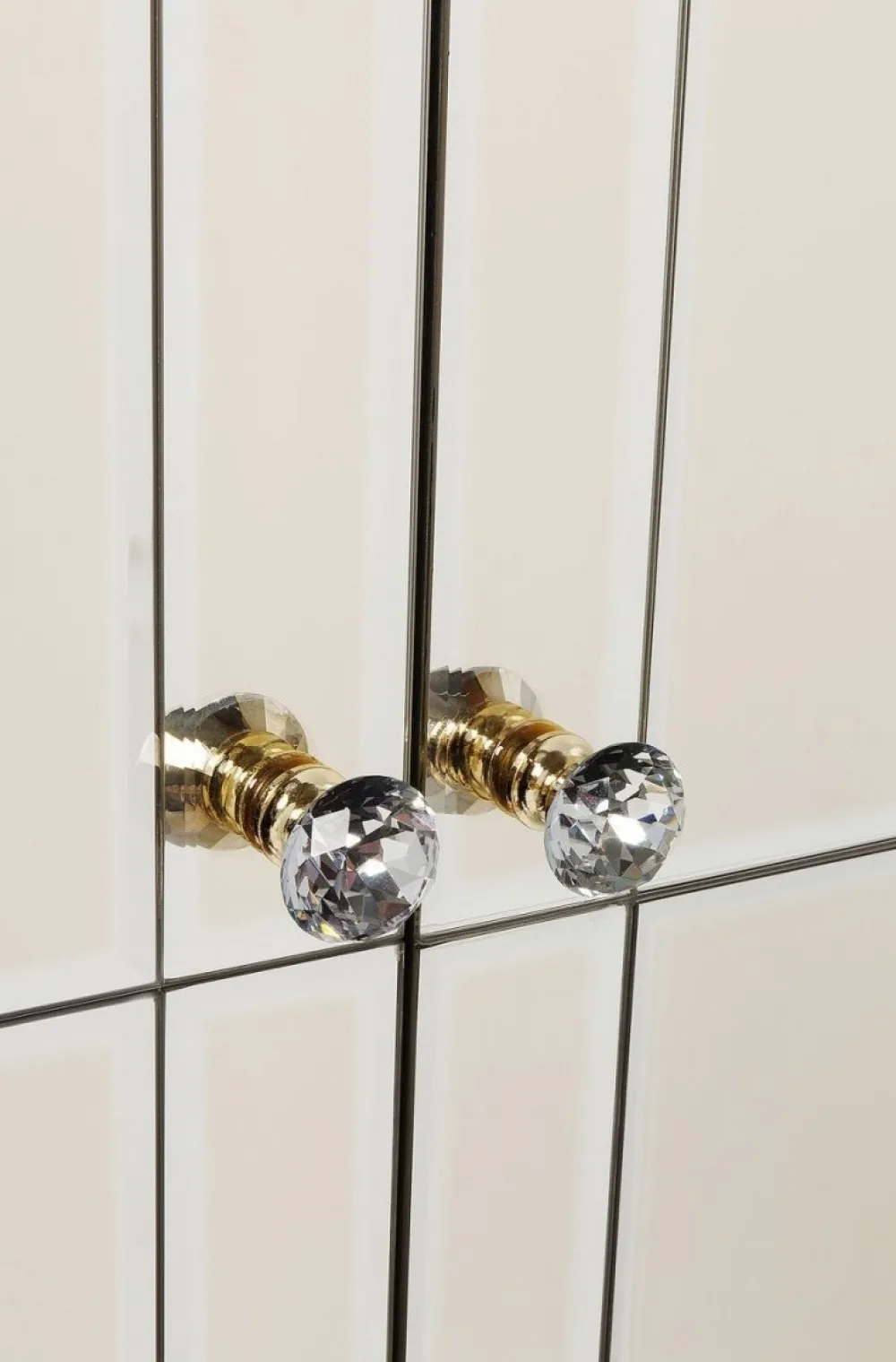 KARE Design Baarit*Luxury Pearl Baarikaappi 89x181cm, Peililasia