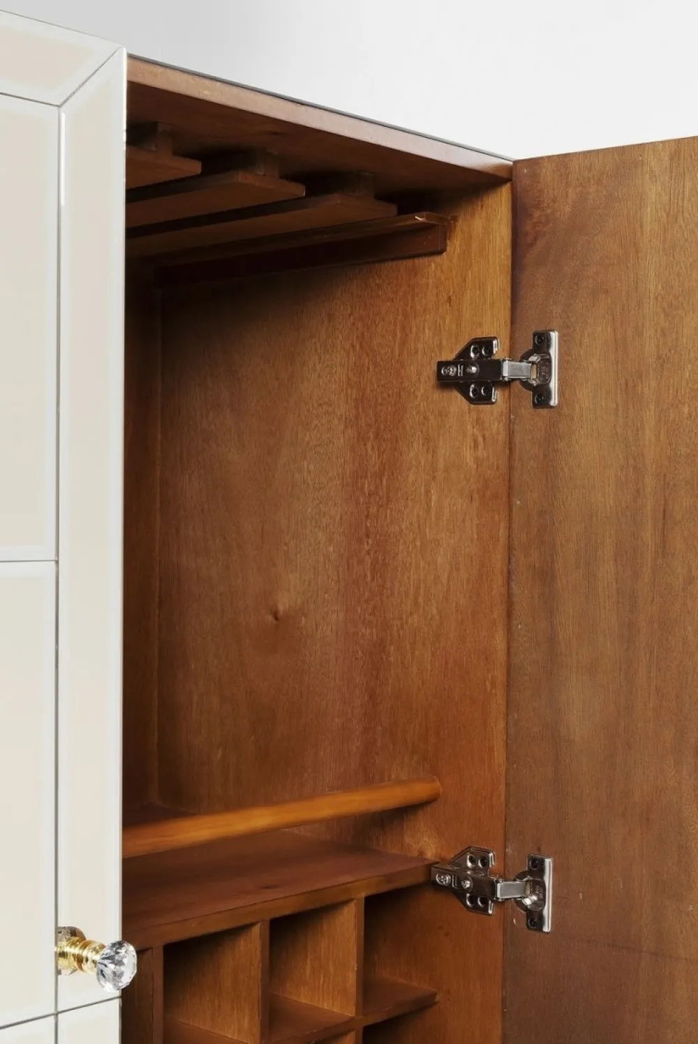 KARE Design Baarit*Luxury Pearl Baarikaappi 89x181cm, Peililasia