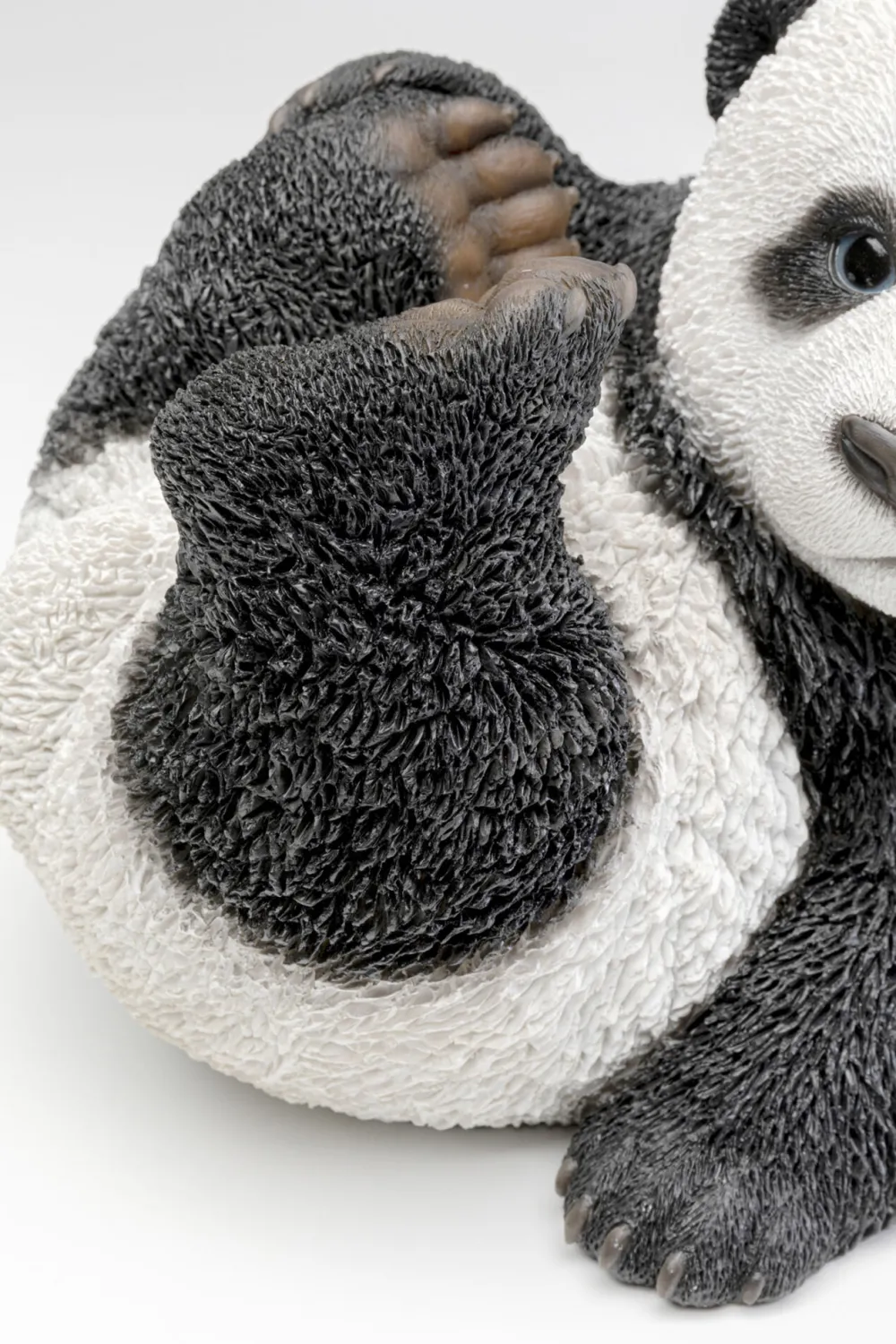 KARE Design Koriste-Esineet*Lying Panda Baby Panda Vauva Koriste-esine 25cm