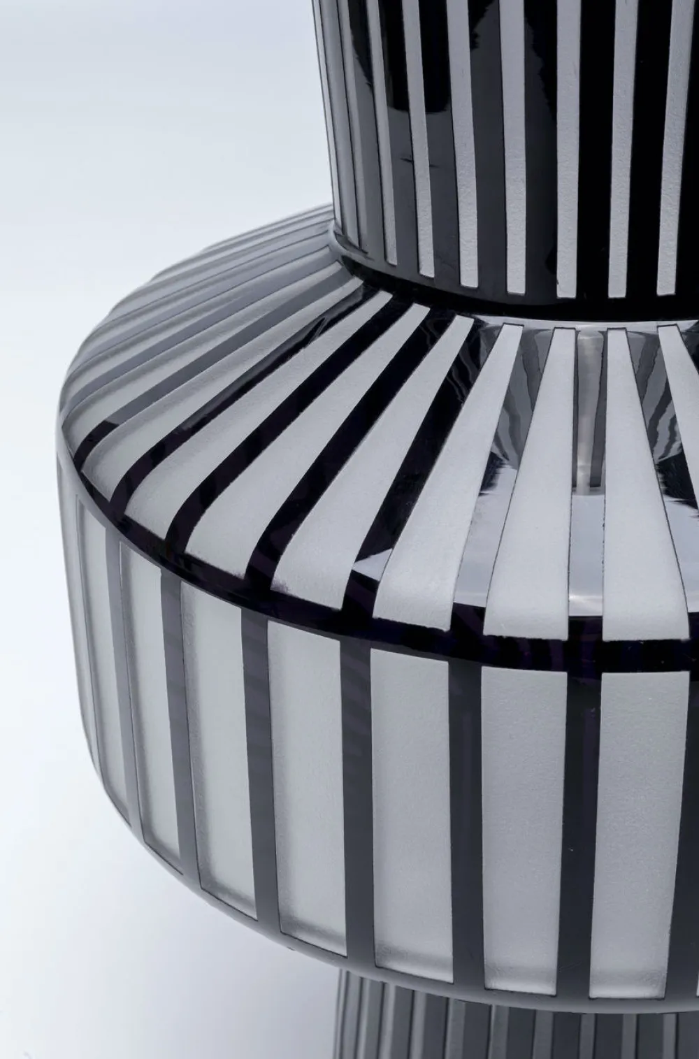 KARE Design Maljakot*Roulette Belly Maljakko 42cm