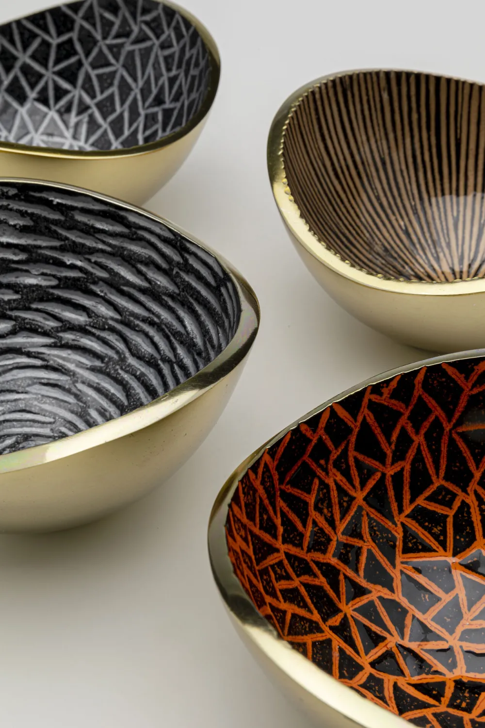 KARE Design Astiat Snackseille*Samba Colore Crackle Koristekulhot 4-setti