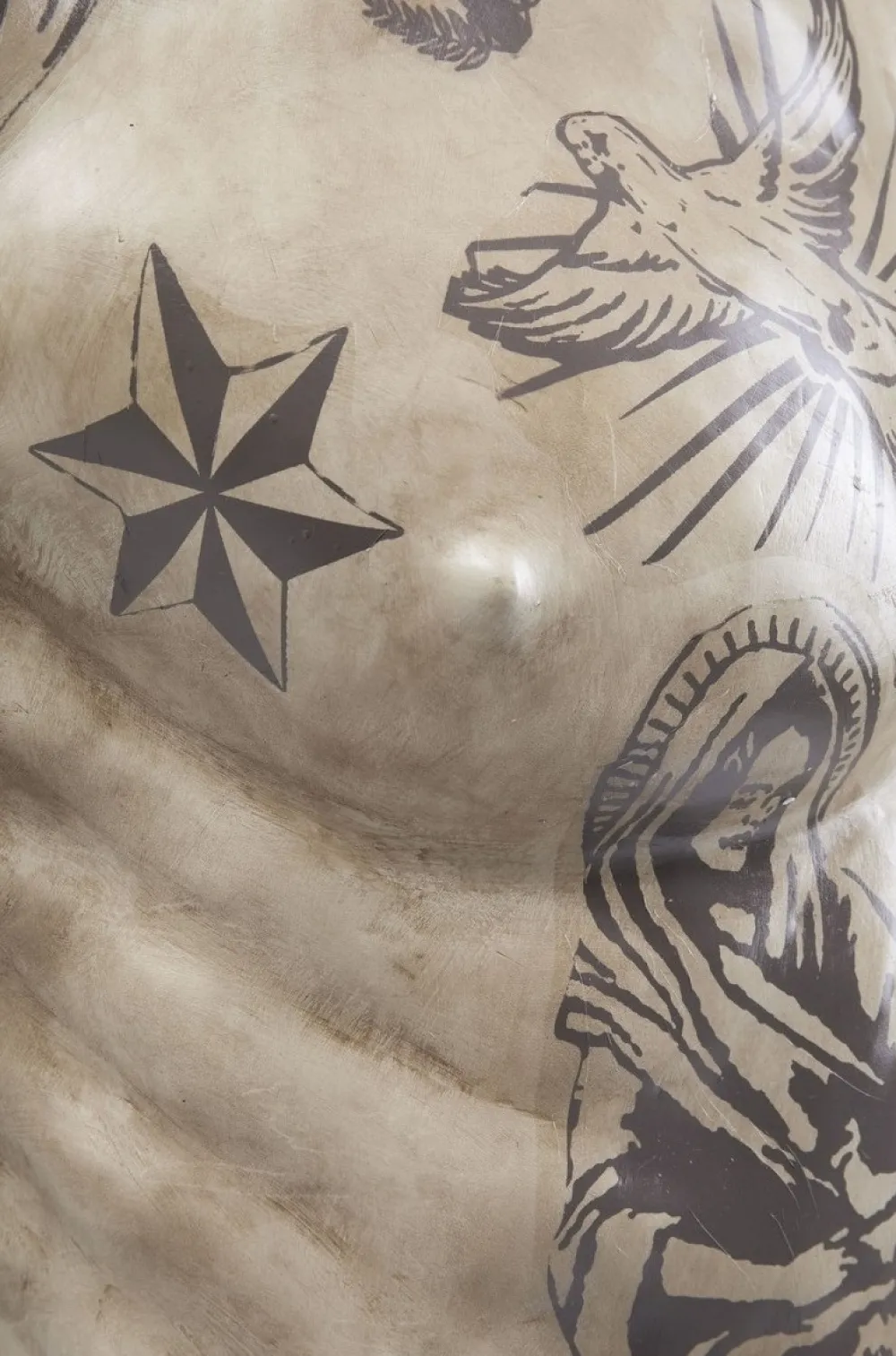 KARE Design Jalalliset Koriste-Esineet*Torso Tattoo Koriste-esine