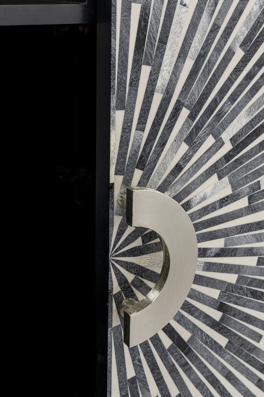 KARE Design Baarit*Zoom Baarikaappi - Pyöreä Muoto, Mustavalkoinen 100x160cm