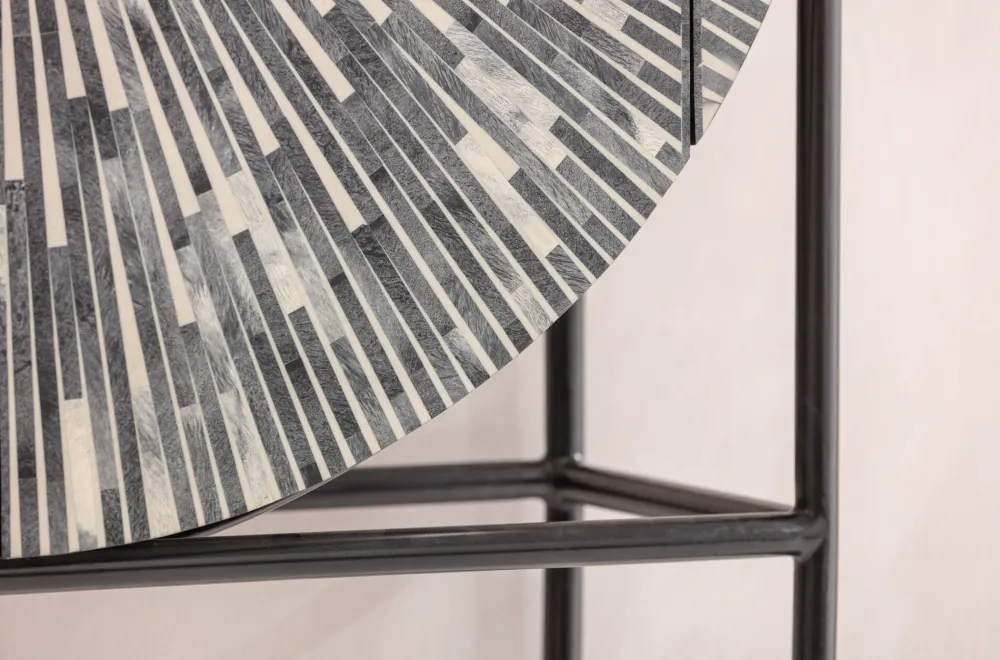 KARE Design Baarit*Zoom Baarikaappi - Pyöreä Muoto, Mustavalkoinen 100x160cm